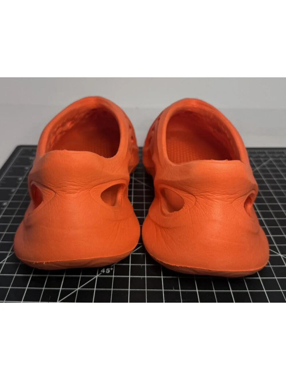Non-Branded Foam Runner Orange Mens Size 8 Pre-Owned